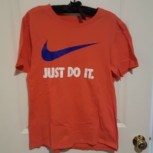 Womans Nike athletic cut tee
